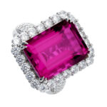 Anillo de la colección Bloom en plata 925 con topacio natural 10,94 ct de color rosado intenso. Talla 16