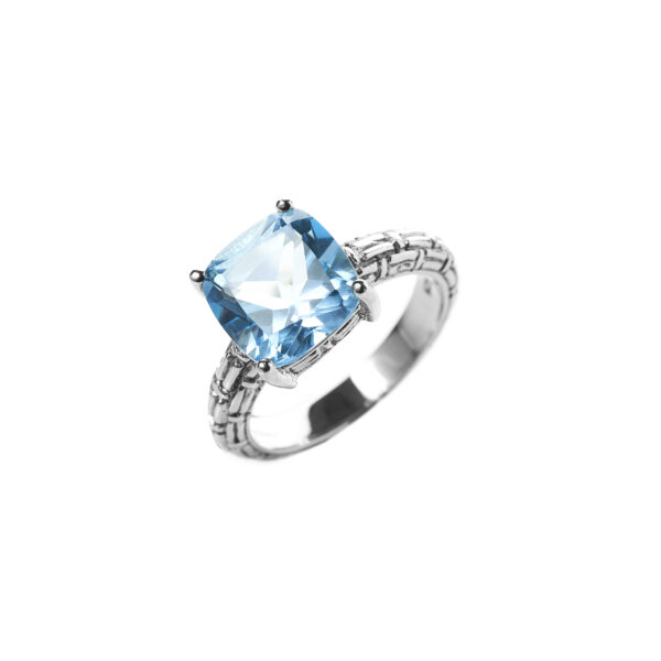 Anillo Topacio Azul Facetado en Grifas #13